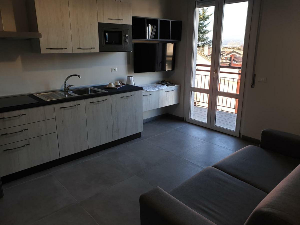 Sun Lake Apartments Дезенцано-дель-Гарда Екстер'єр фото