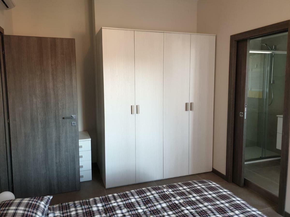 Sun Lake Apartments Дезенцано-дель-Гарда Екстер'єр фото