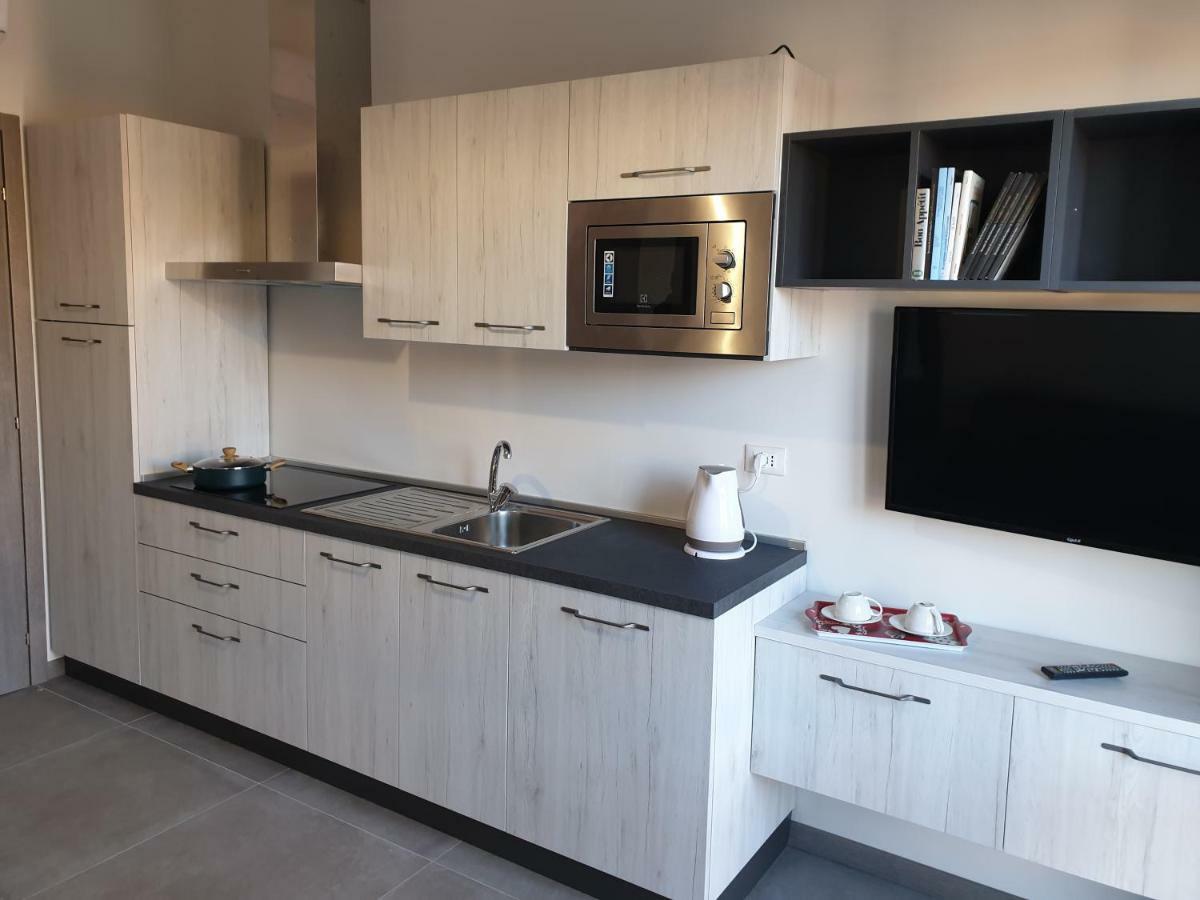 Sun Lake Apartments Дезенцано-дель-Гарда Екстер'єр фото